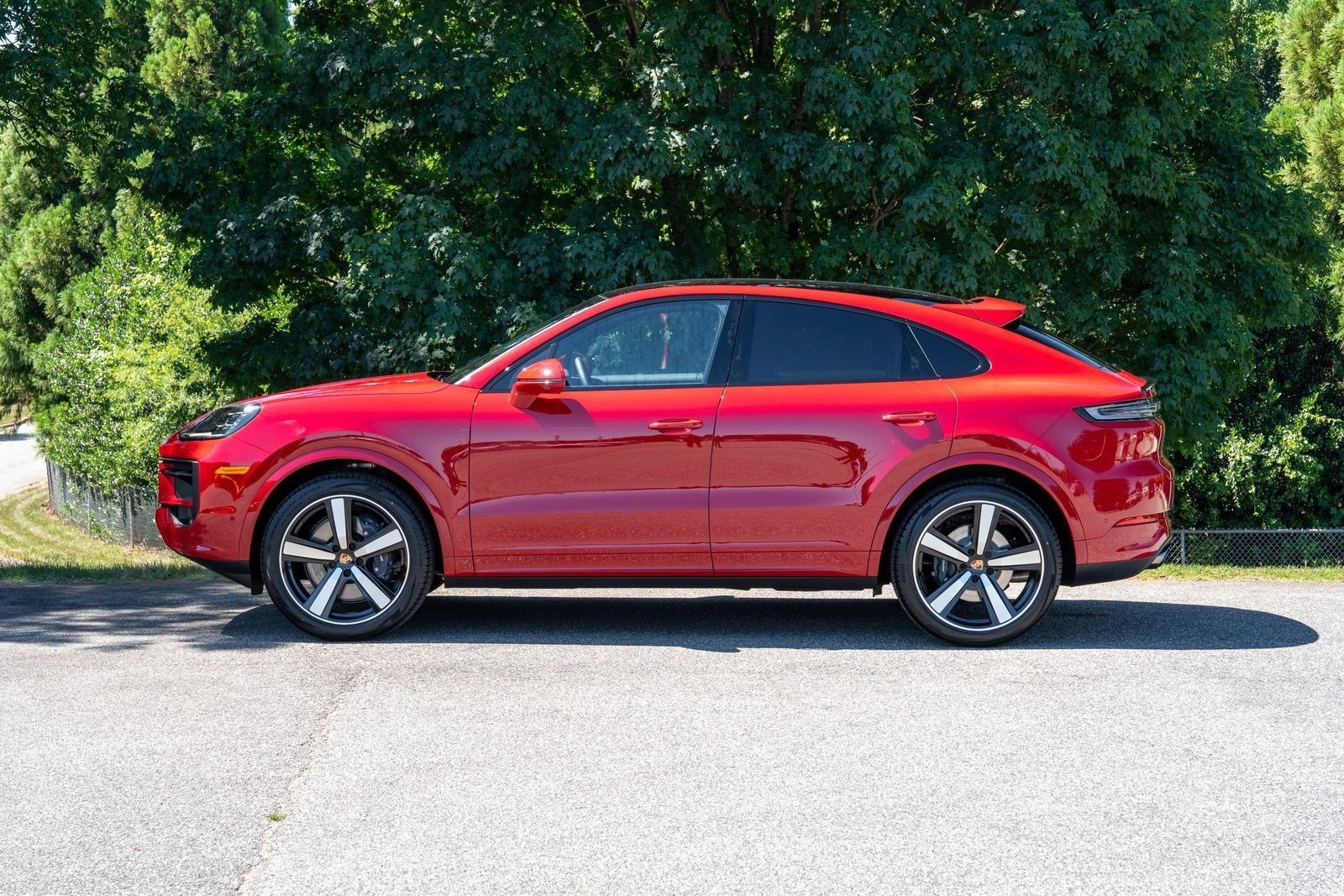 New 2026 Porsche Cayenne Coupe AWD/4WD image 3