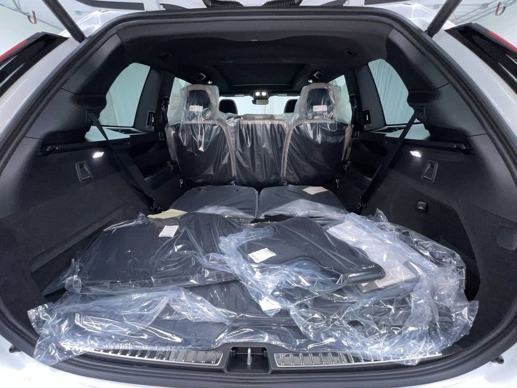 New 2026 Volvo XC90 B6 Core image 10