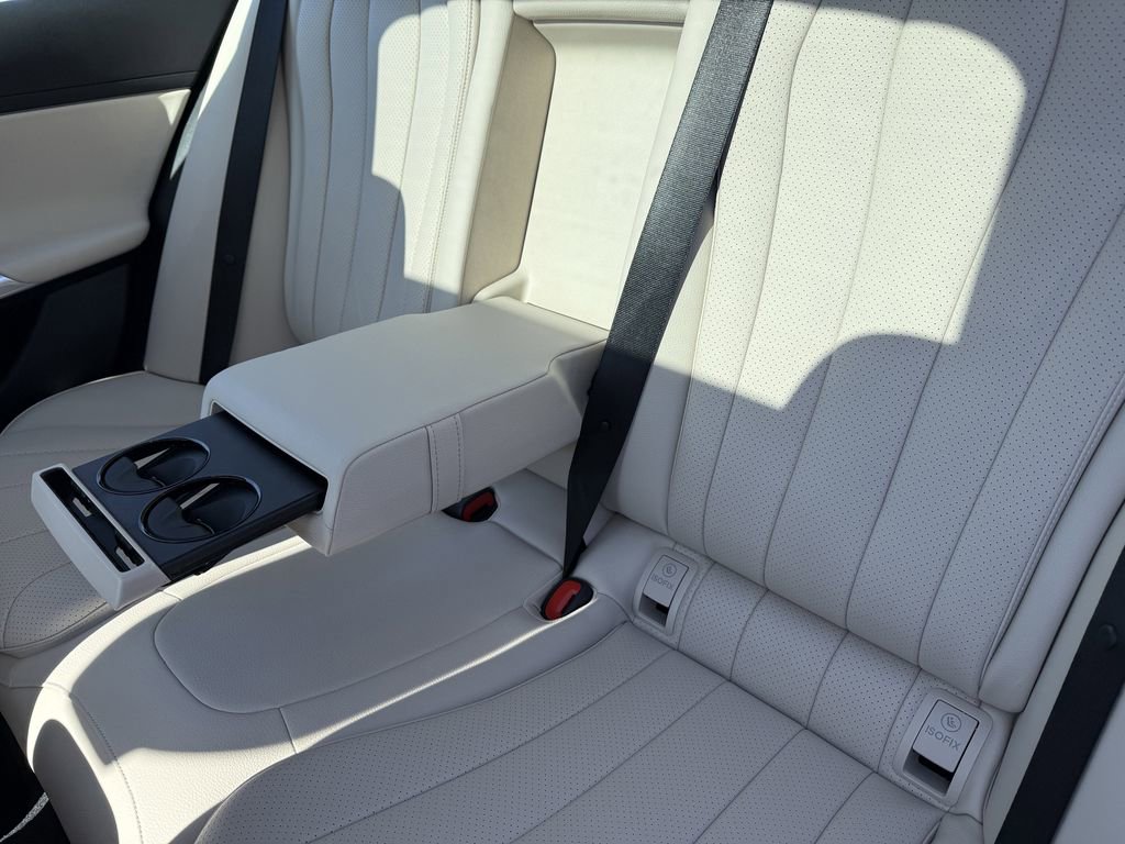 New 2026 Mercedes-Benz E 350 4MATIC Sedan image 13