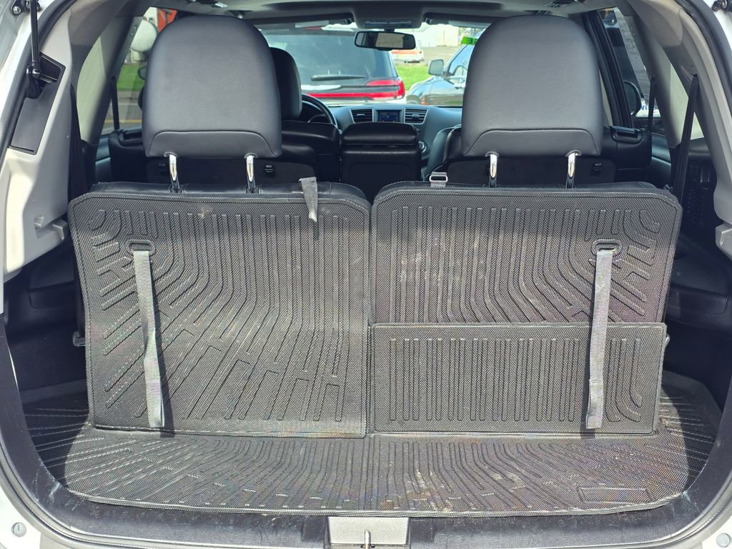 Used 2012 Toyota Highlander Limited w/ Tow Pkg image 26