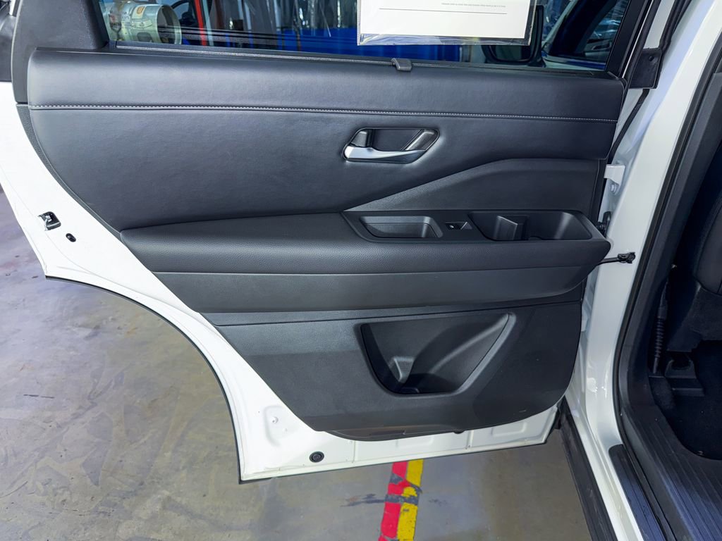 Certified 2024 Nissan Pathfinder SL image 46