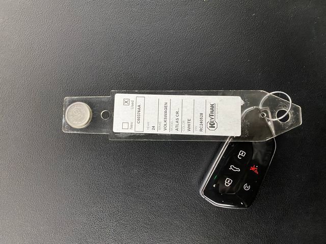 Used 2024 Volkswagen Atlas Cross Sport SE image 31