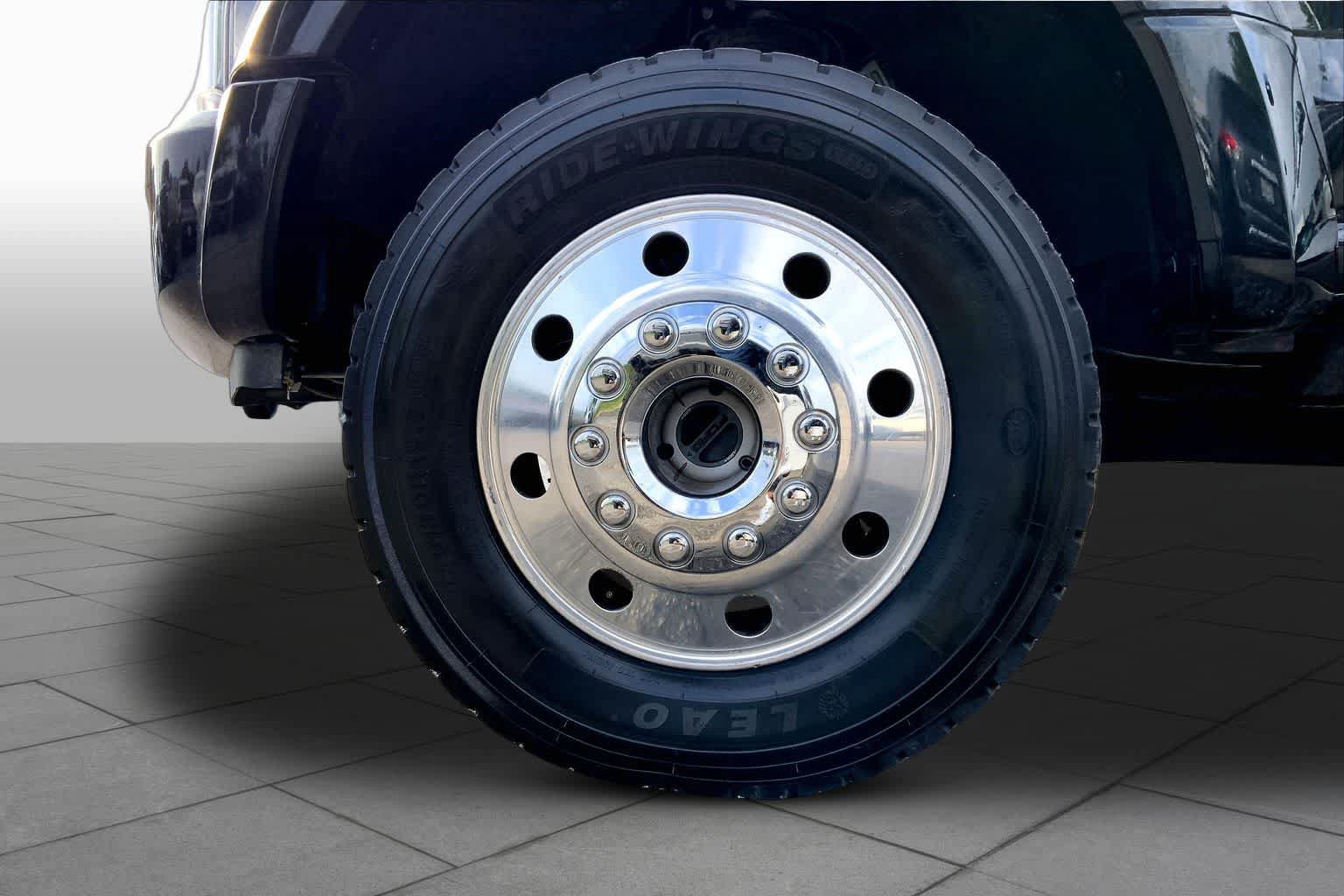 Certified 2020 Ford F450 Platinum w/ FX4 Off-Road Package AWD/4WD image 11