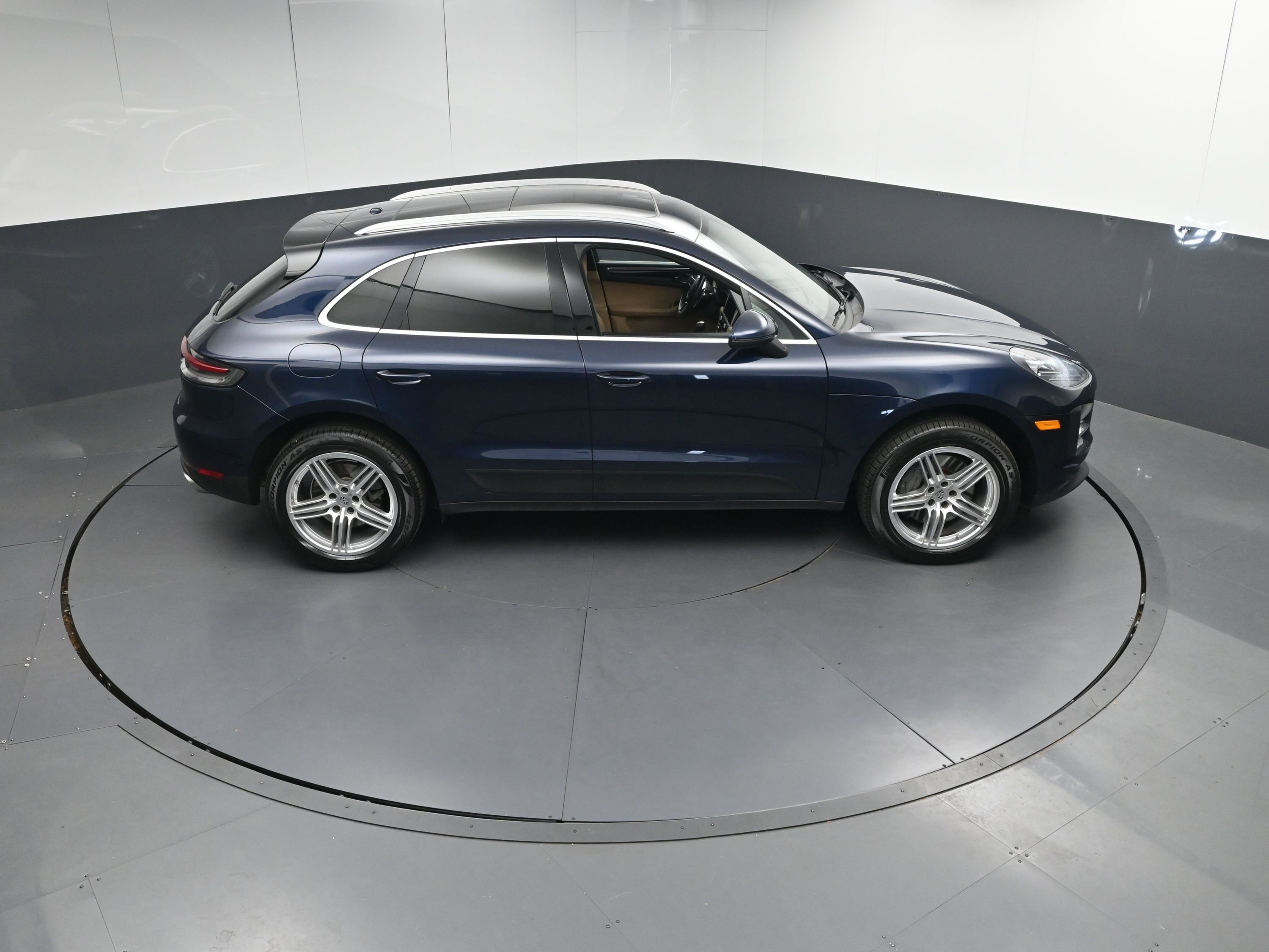 Certified 2020 Porsche Macan S image 38