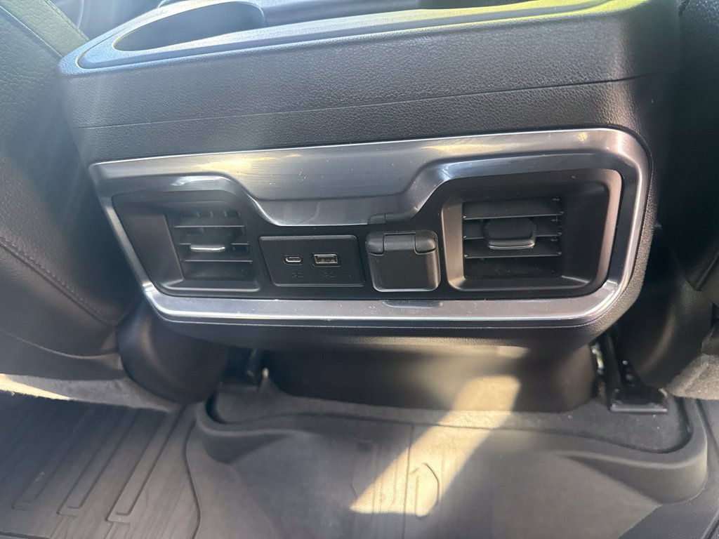 Used 2022 GMC Sierra 3500 Denali w/ Denali Ultimate Package AWD/4WD image 14
