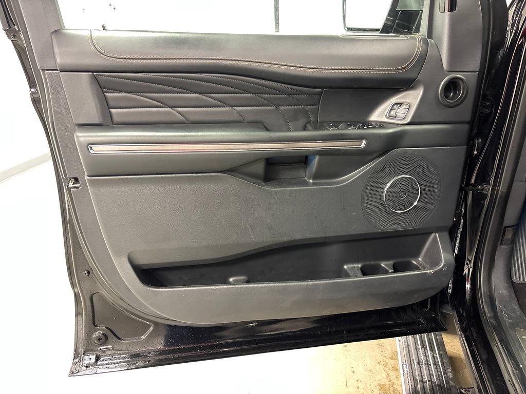 Used 2023 Ford Expedition Max Platinum RWD image 22
