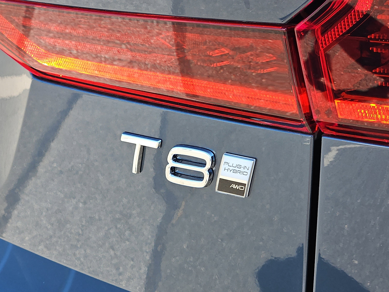 New 2026 Volvo XC60 T8 Plus w/ Protection Package Premier AWD/4WD image 21