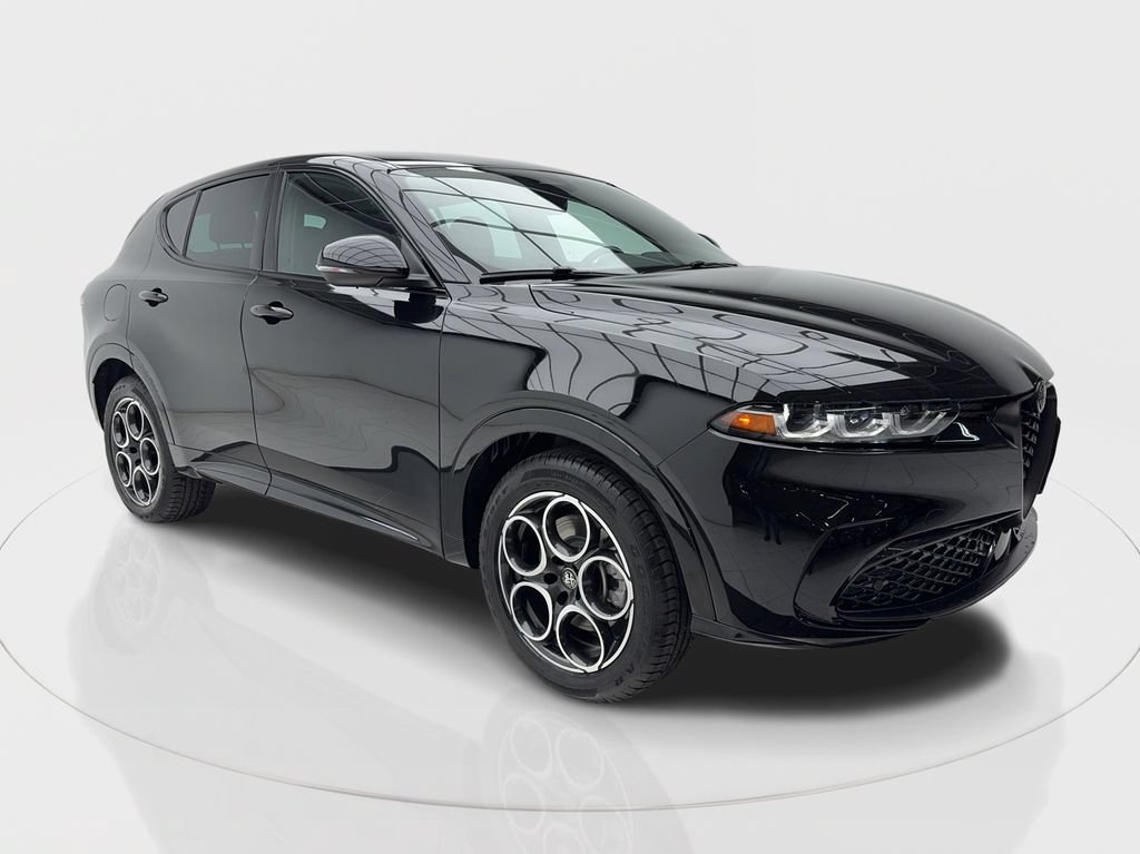 New 2025 Alfa Romeo Tonale w/ Premium Package AWD/4WD image 2