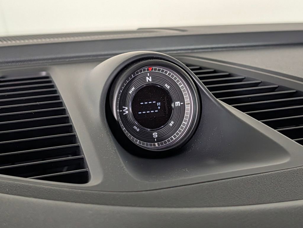 New 2026 Porsche Macan 4 Electric image 30