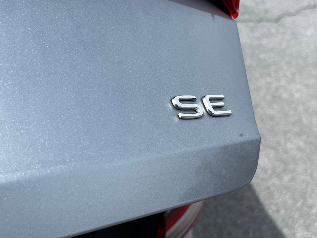 Used 2024 Volkswagen Jetta SE image 12