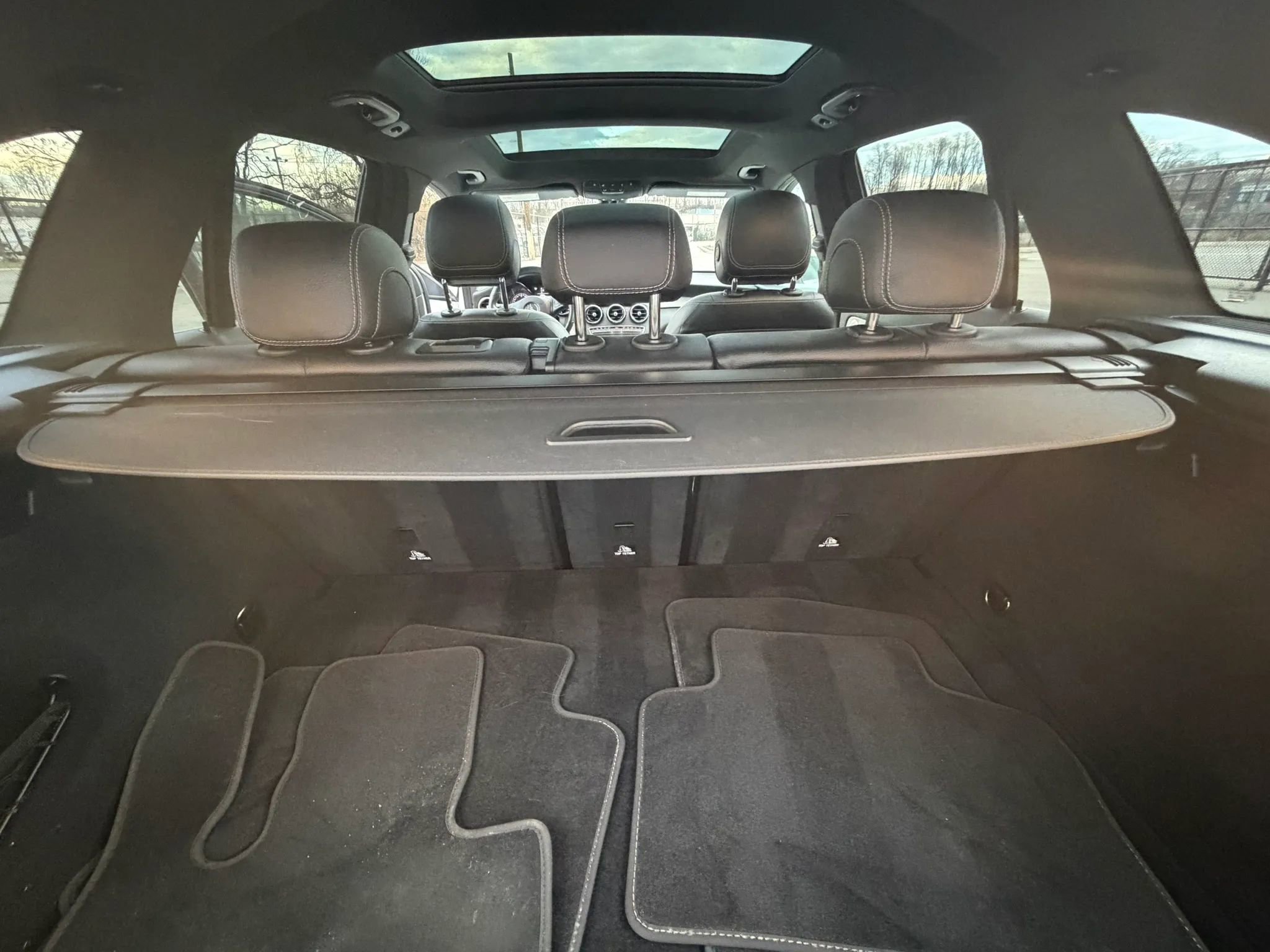 Used 2019 Mercedes-Benz GLC 300 4MATIC image 35