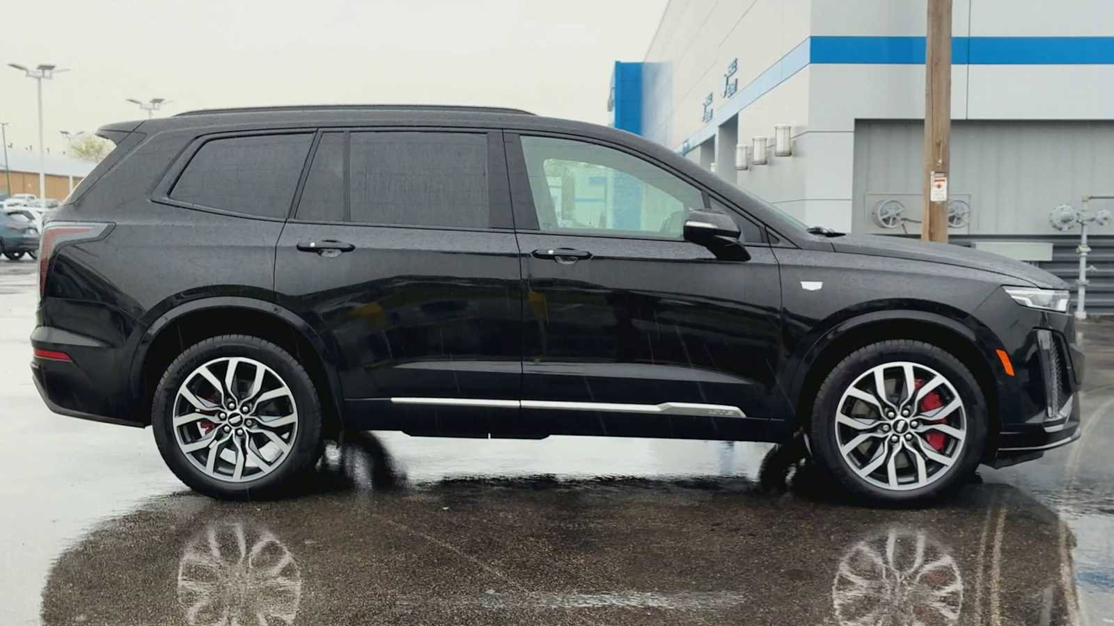 Used 2024 Cadillac XT6 Sport w/ Platinum Package image 9