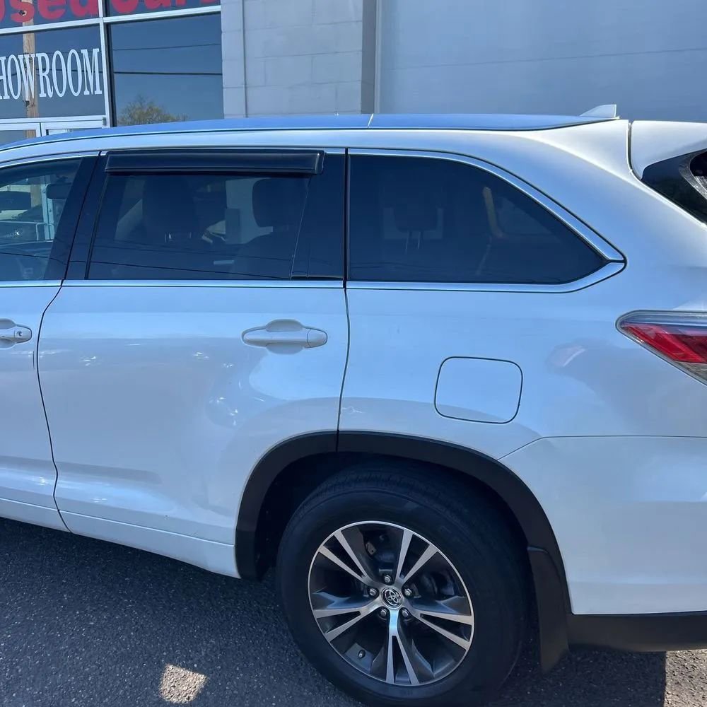 Used 2016 Toyota Highlander XLE AWD/4WD image 6