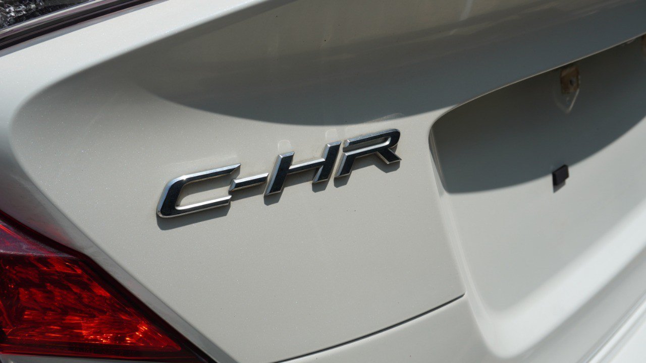 Used 2020 Toyota C-HR Limited FWD image 9