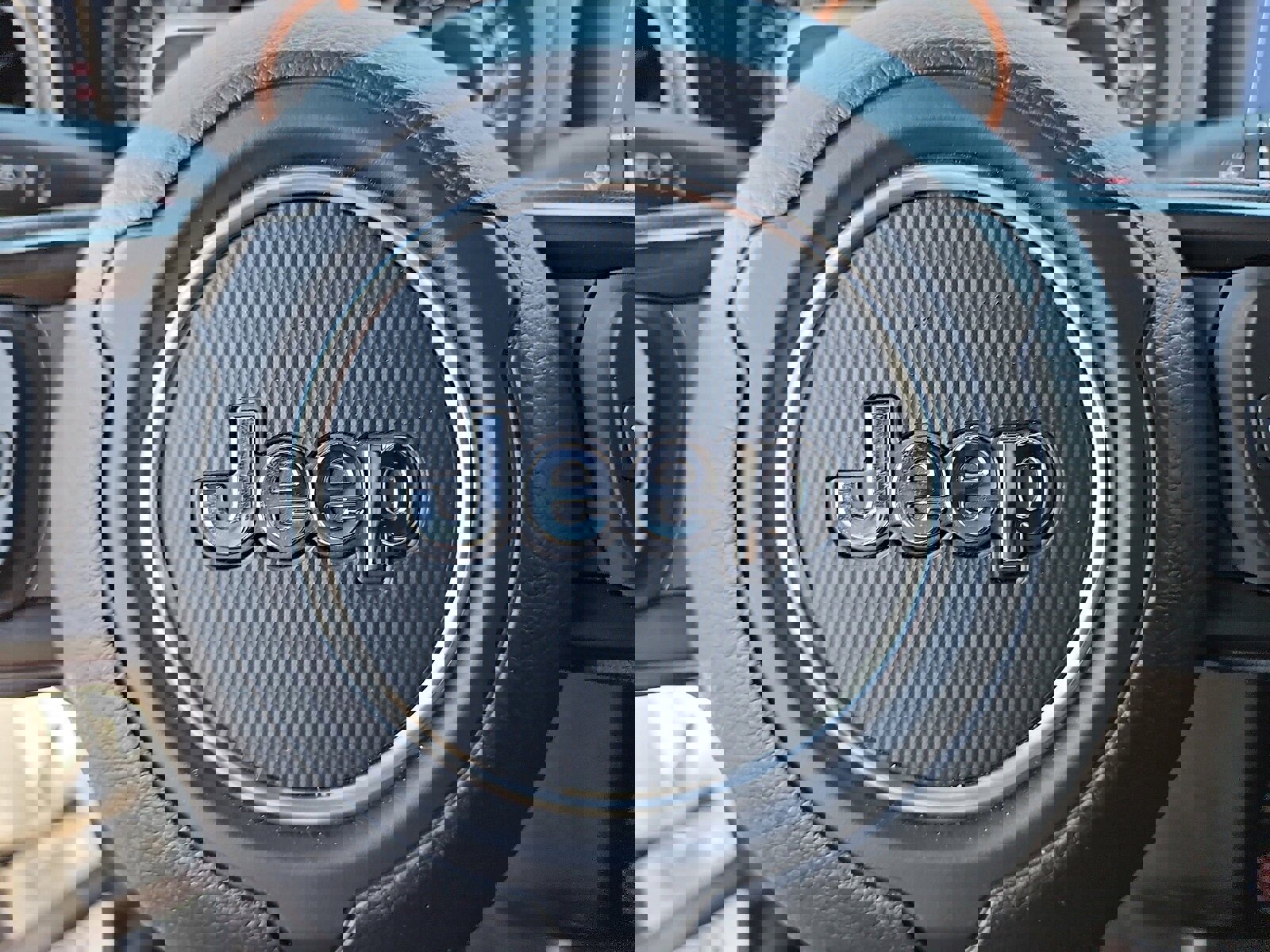 Used 2024 Jeep Gladiator Rubicon w/ Technology Group image 18