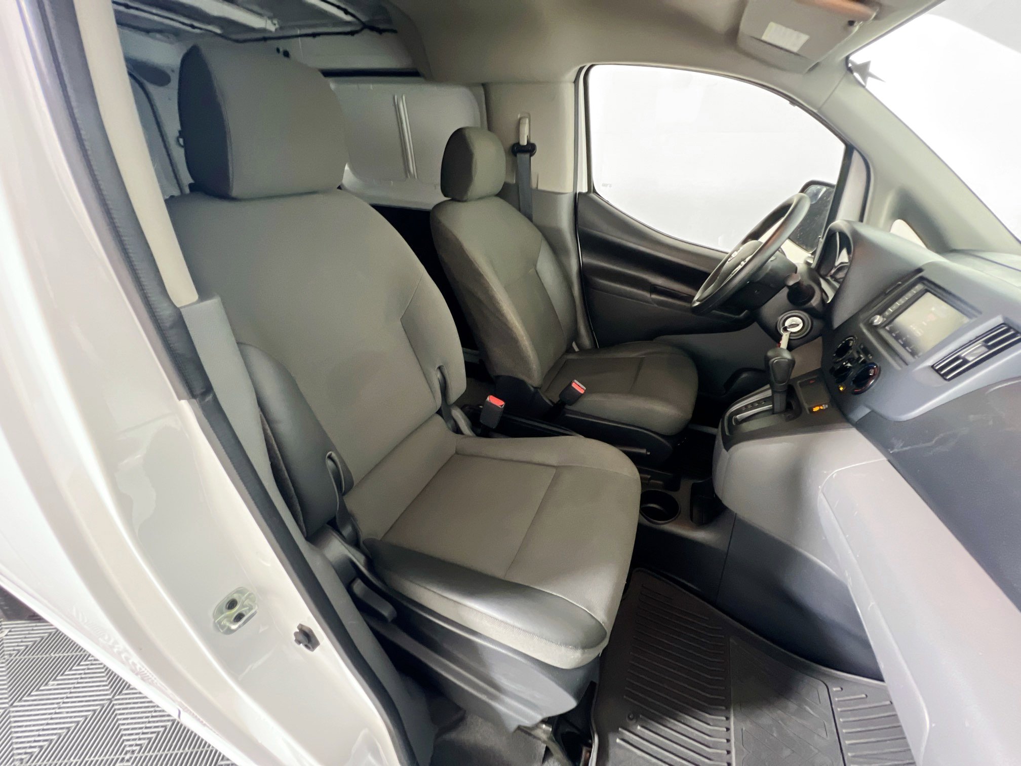 Used 2021 Nissan NV200 S FWD image 31