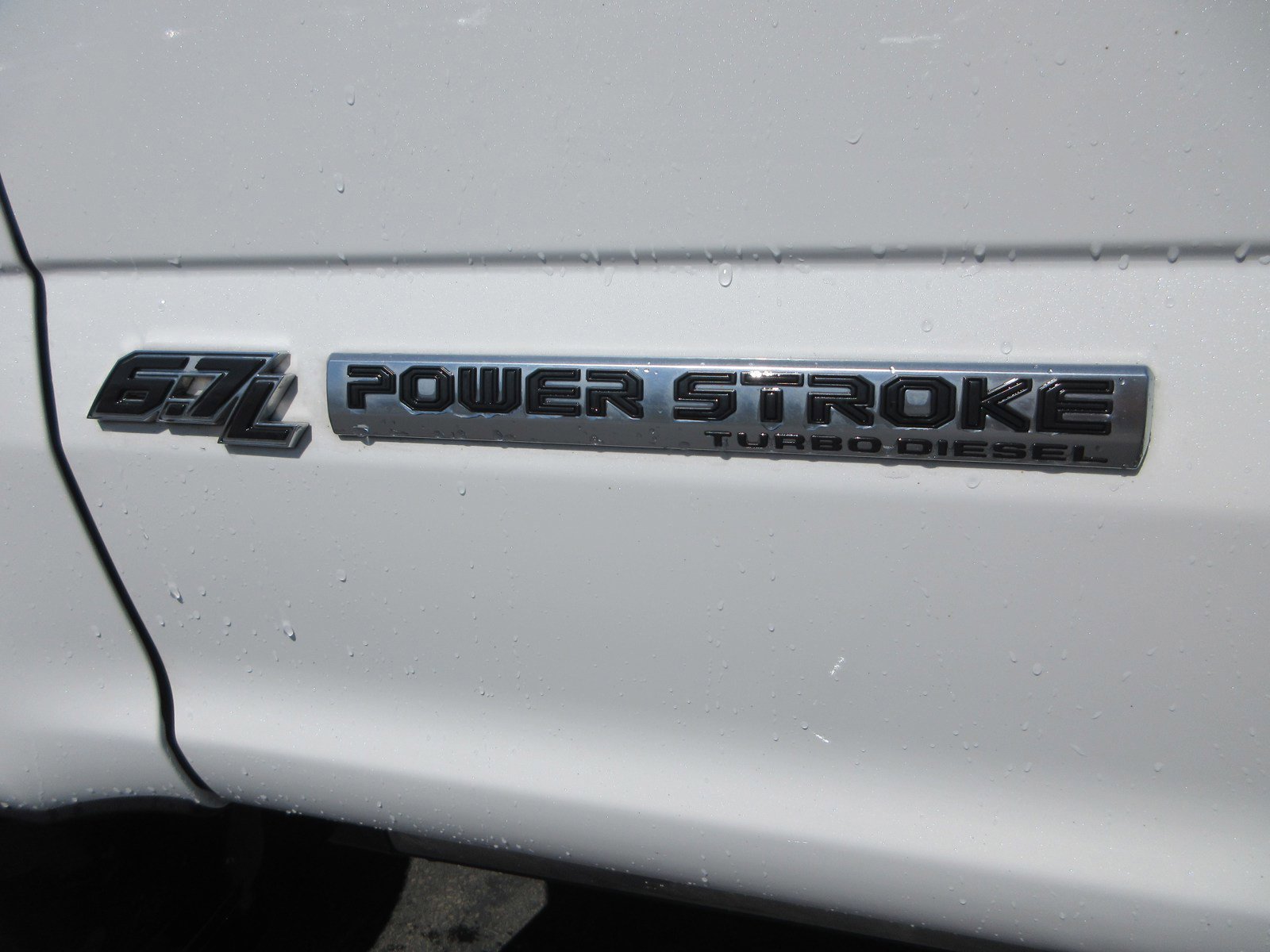 Used 2022 Ford F350 Limited AWD/4WD image 3