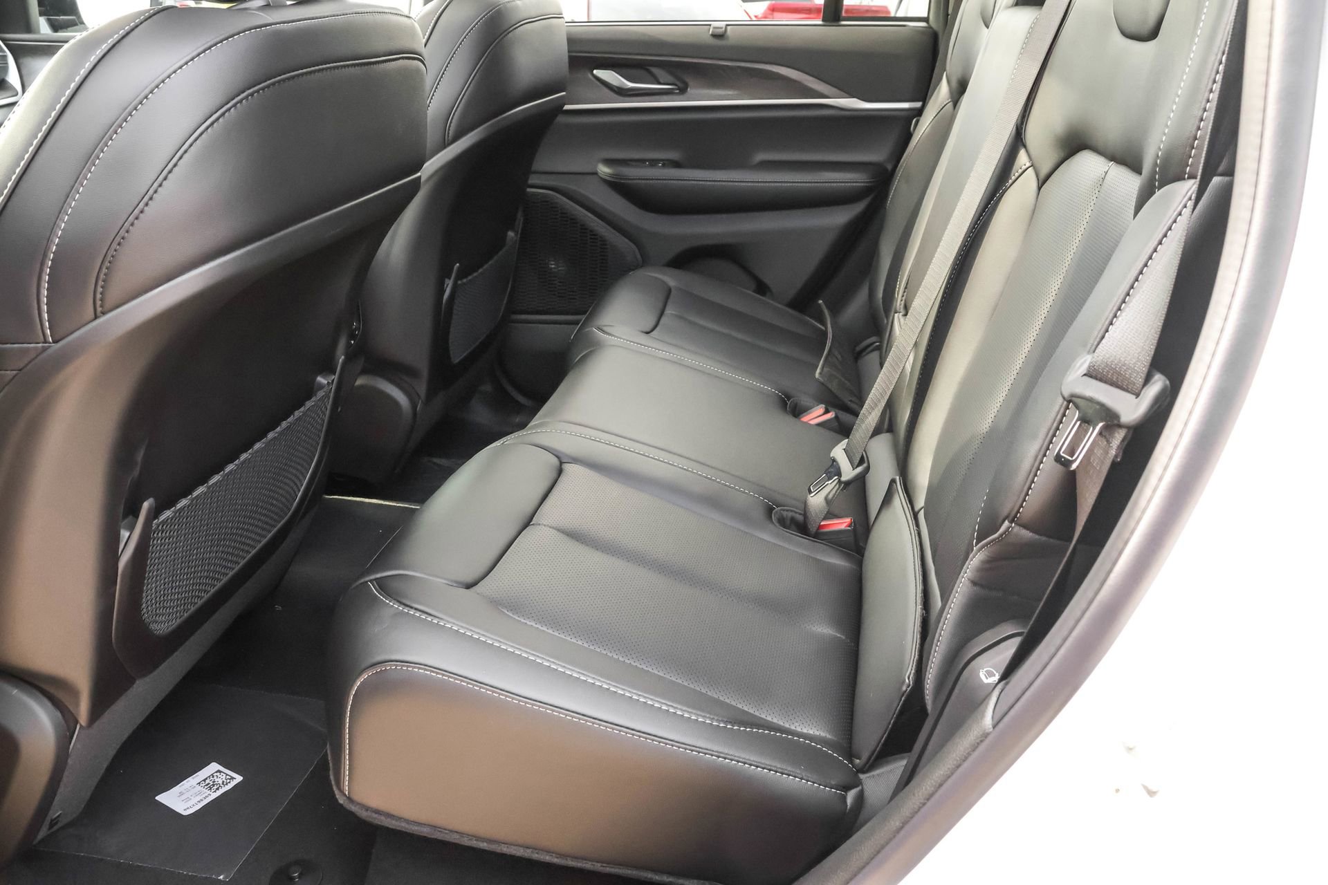 New 2025 Jeep Grand Cherokee Limited w/ Luxury Tech Group II image 15