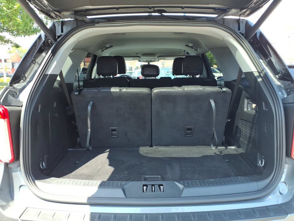 Certified 2024 Ford Explorer XLT w/ Equipment Group 202A AWD/4WD image 10