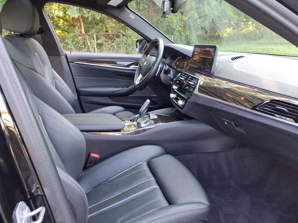 Used 2023 BMW 530i xDrive AWD/4WD image 32