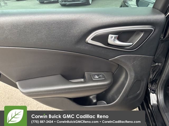 Used 2017 Chrysler 200 Limited Platinum w/ Comfort & Convenience Group image 21