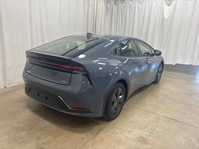Used 2025 Toyota Prius LE FWD image 4