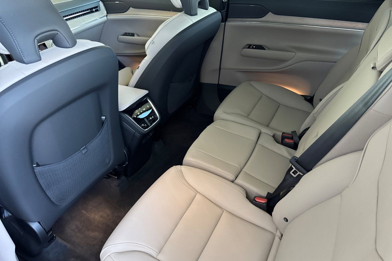 New 2026 Volvo EX90 Plus image 4