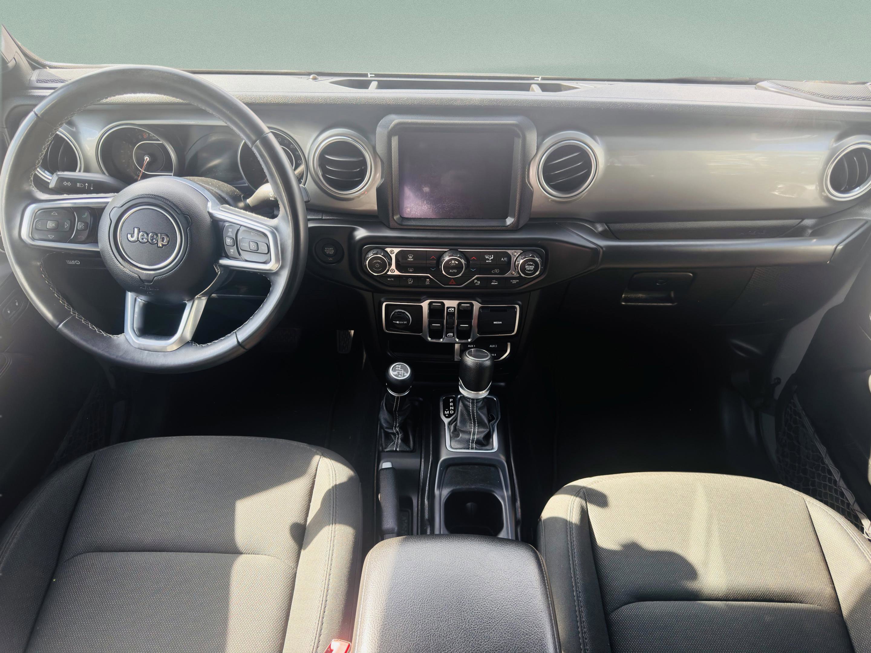 Used 2020 Jeep Gladiator Overland w/ Dual Top Group image 10