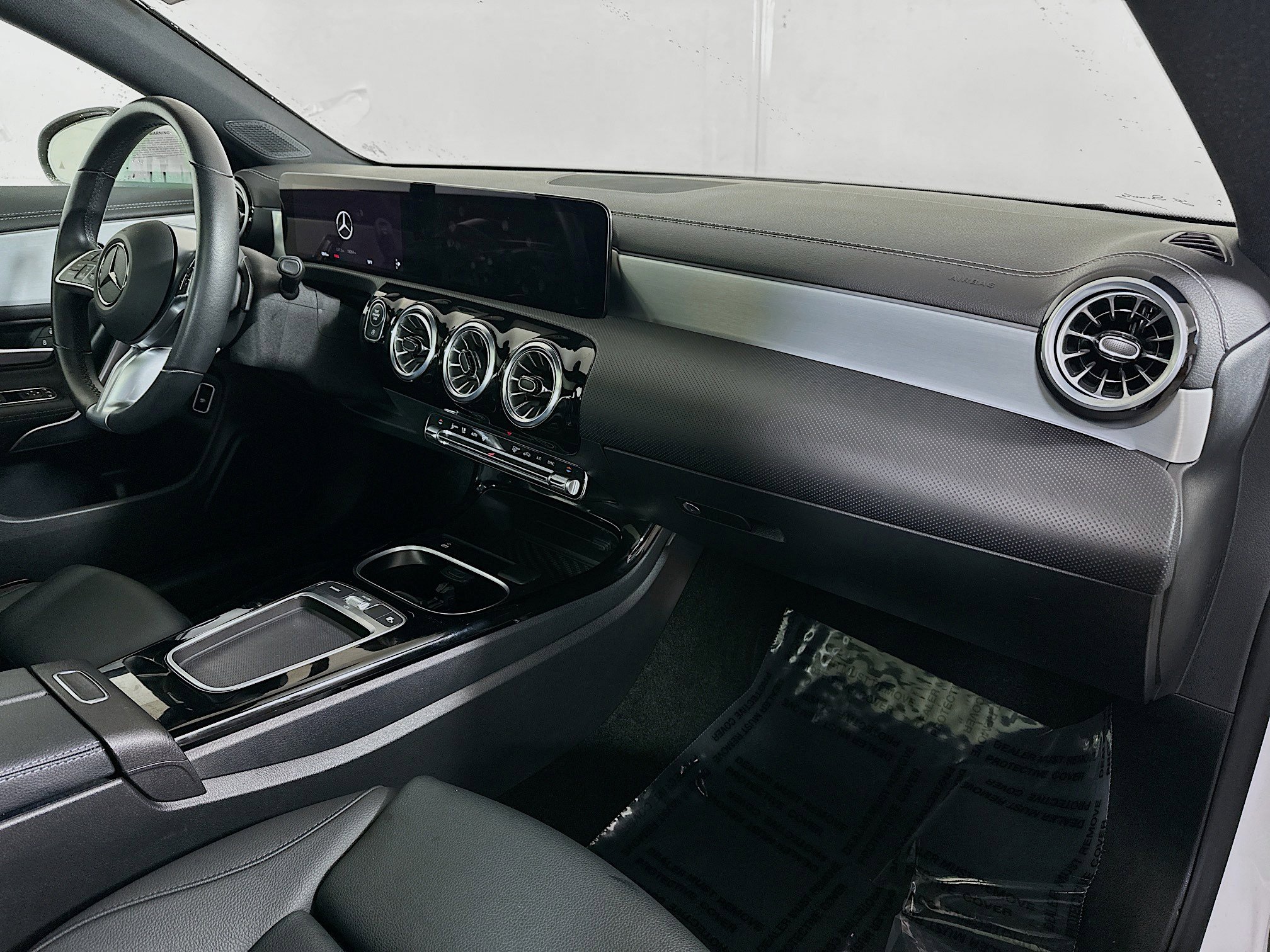 Used 2025 Mercedes-Benz CLA 250 4MATIC image 27