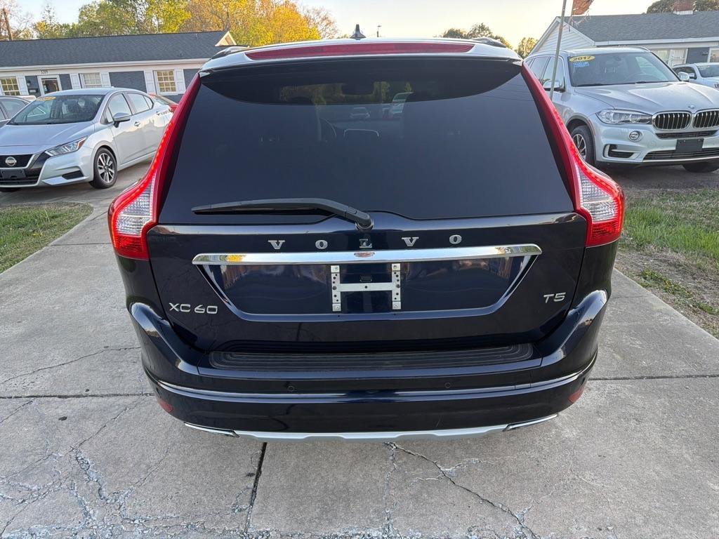 Used 2016 Volvo XC60 T5 Premier w/ Proximity Package image 9