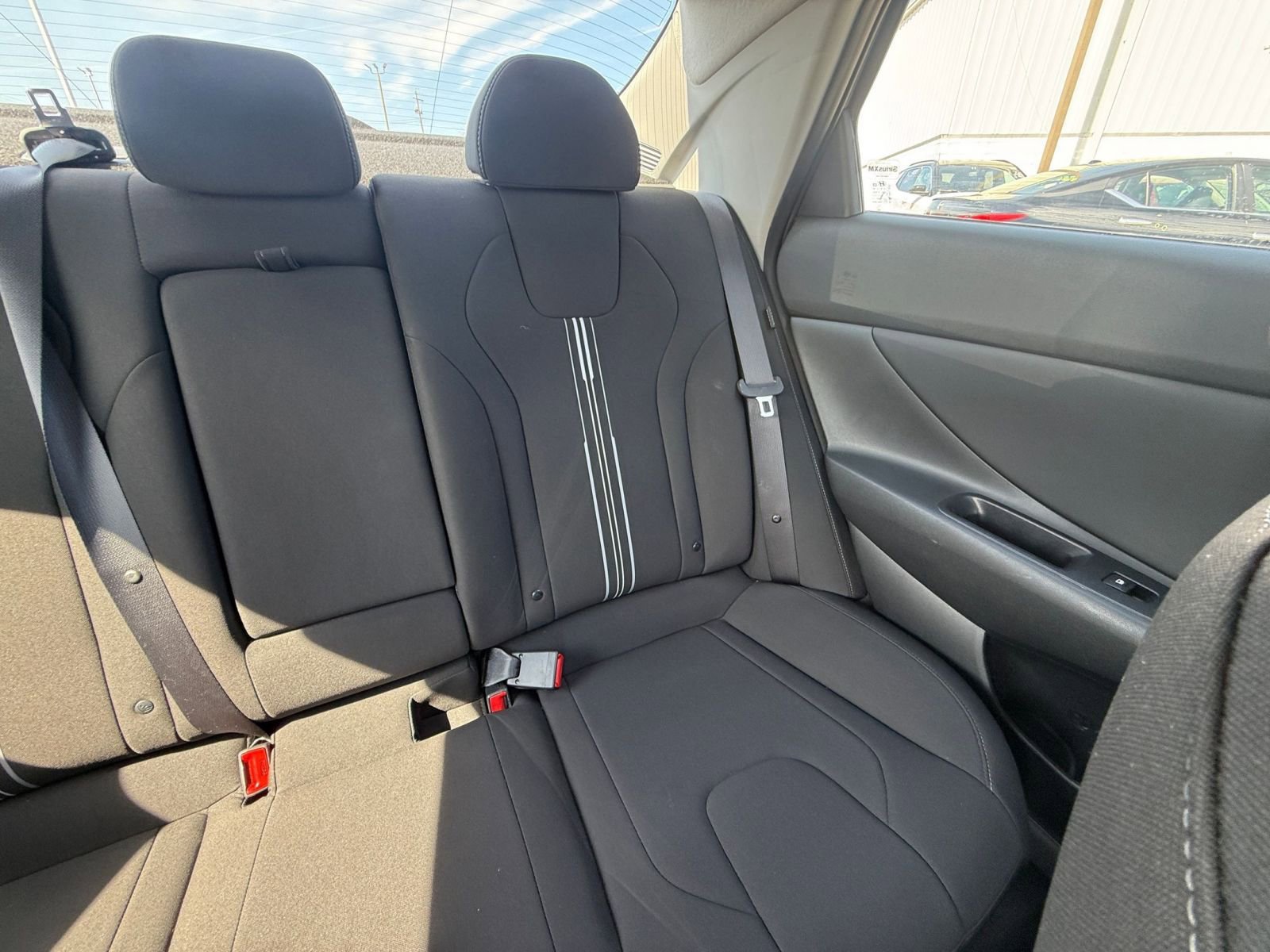 Used 2025 Hyundai Elantra SEL FWD image 39