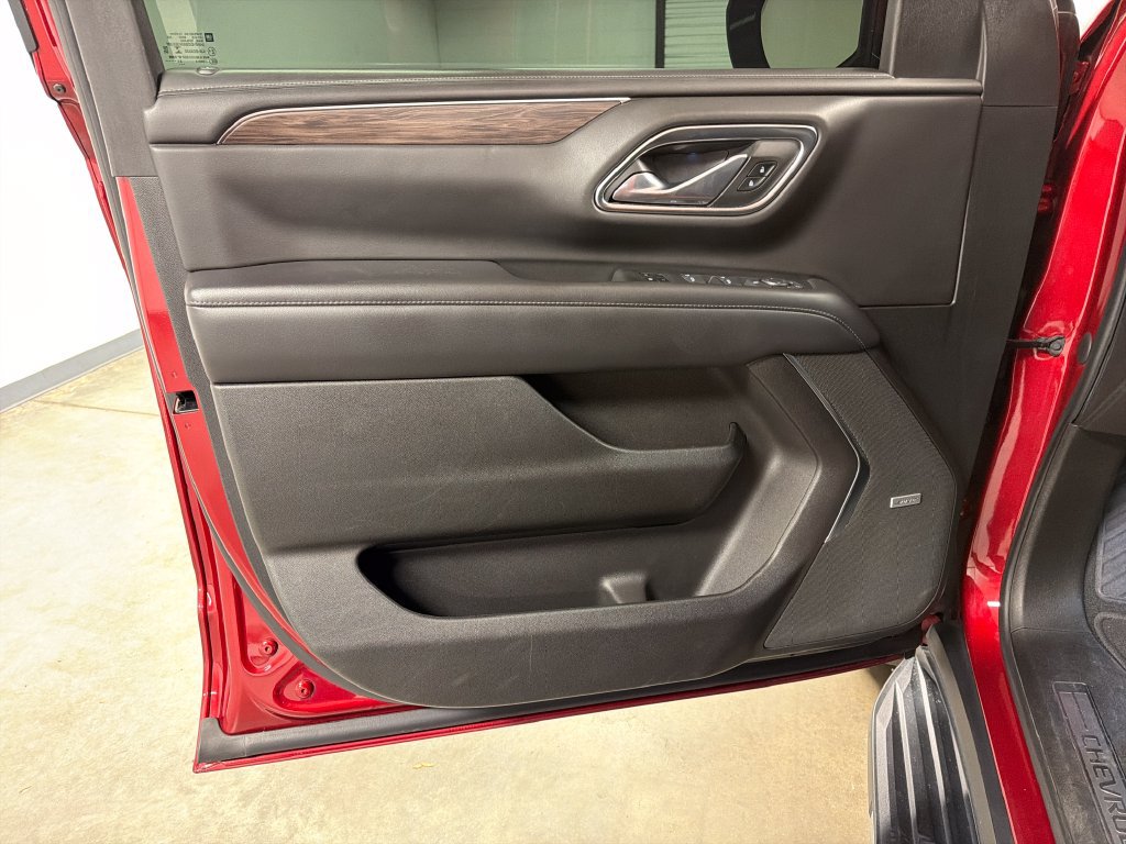Used 2021 Chevrolet Suburban LT w/ Rear Media and Nav Package RWD image 23