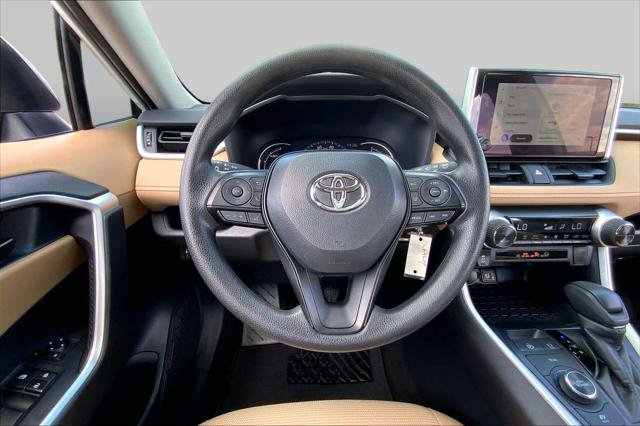Certified 2025 Toyota RAV4 LE AWD/4WD image 6