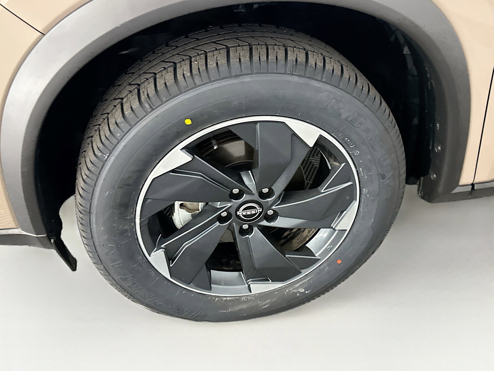 Used 2025 Nissan Rogue SV image 11