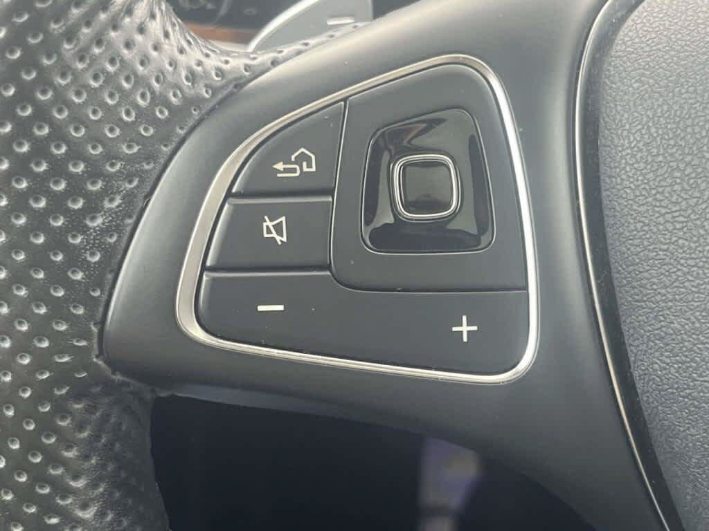Used 2018 Mercedes-Benz E 400 4MATIC Sedan image 31