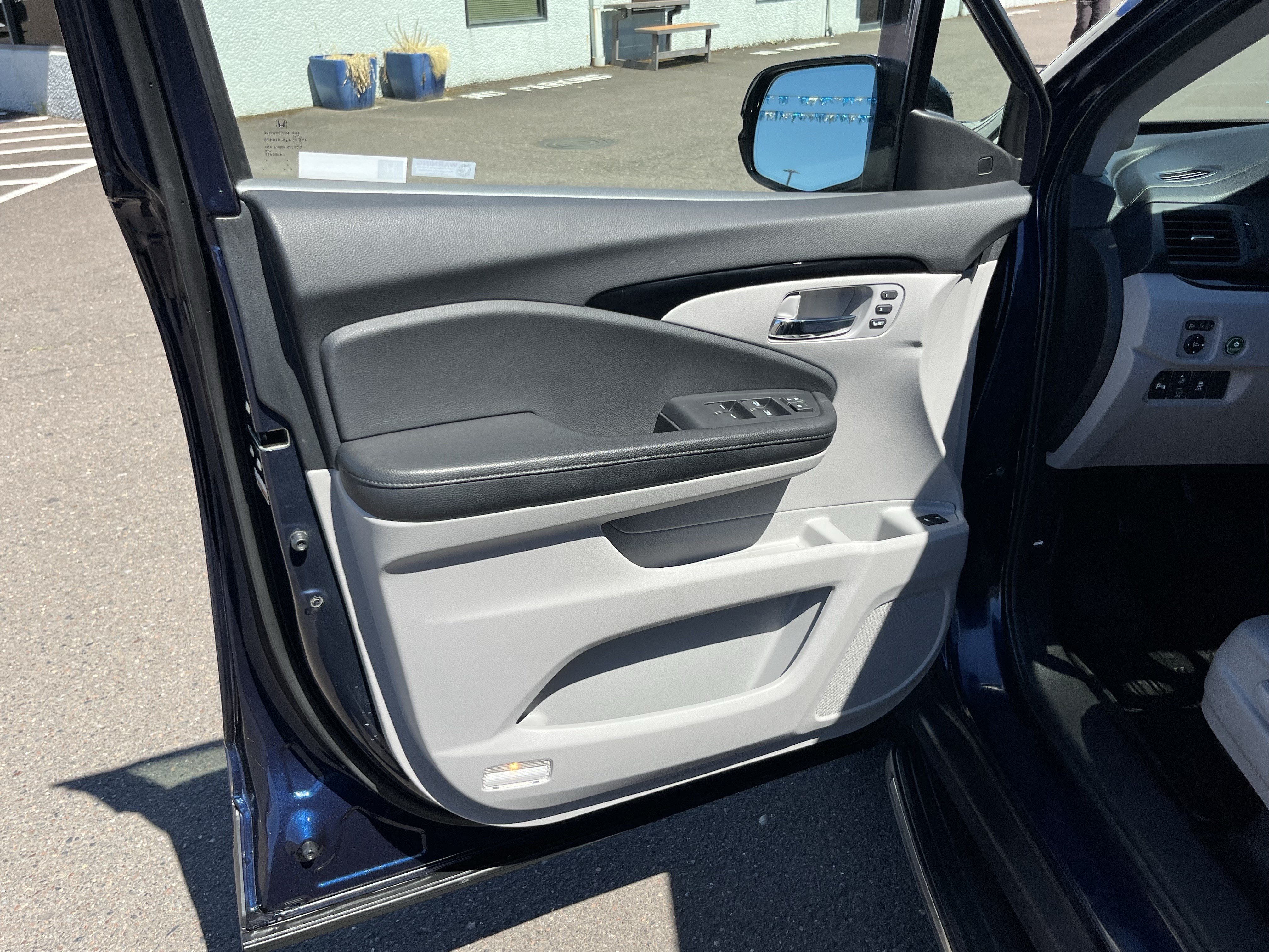 Used 2019 Honda Pilot Elite image 17