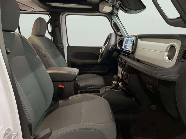 Used 2025 Jeep Wrangler Unlimited Sahara w/ Safety Group image 22