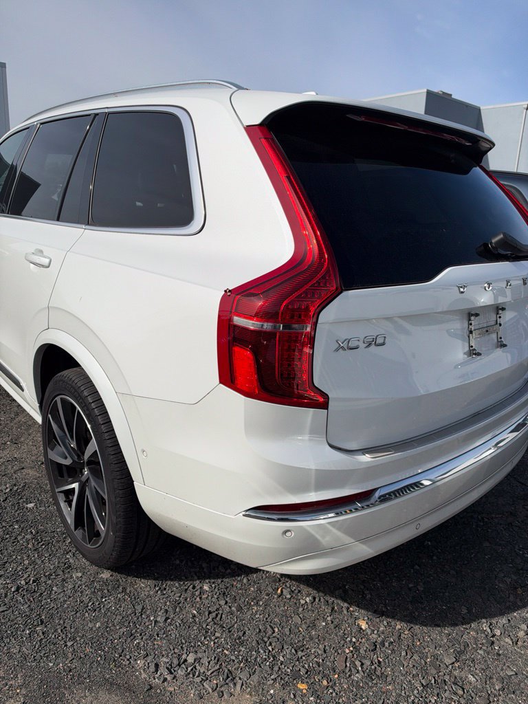 Used 2024 Volvo XC90 B6 Plus w/ Protection Package Premier AWD/4WD image 6