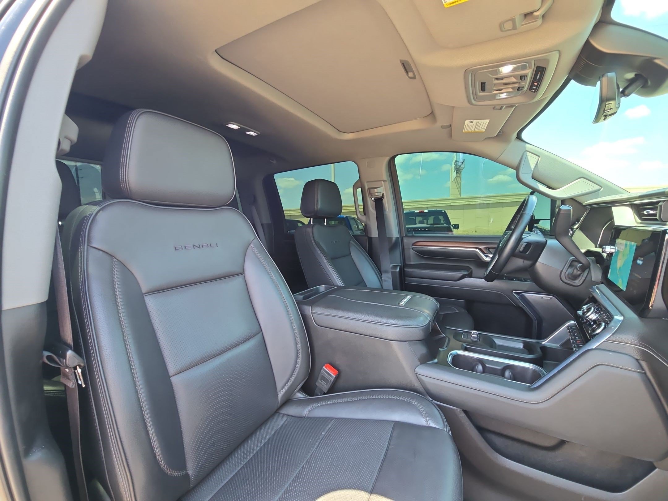 Used 2024 GMC Sierra 2500 Denali w/ Denali Reserve Package AWD/4WD image 34