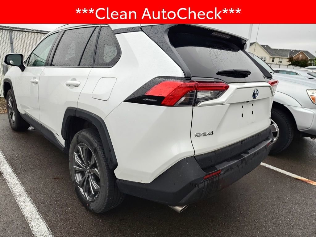 Used 2023 Toyota RAV4 XLE Premium AWD/4WD image 4