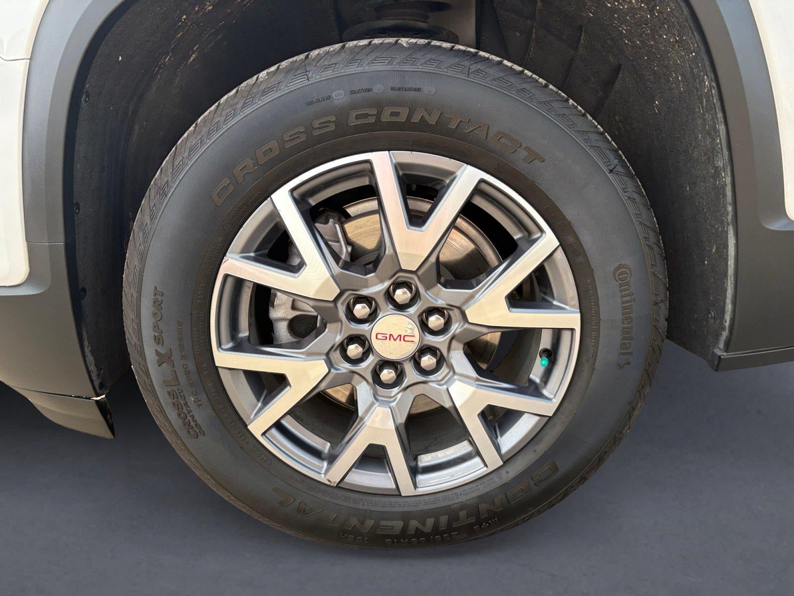 Certified 2023 GMC Acadia SLT w/ Technology Package AWD/4WD image 14