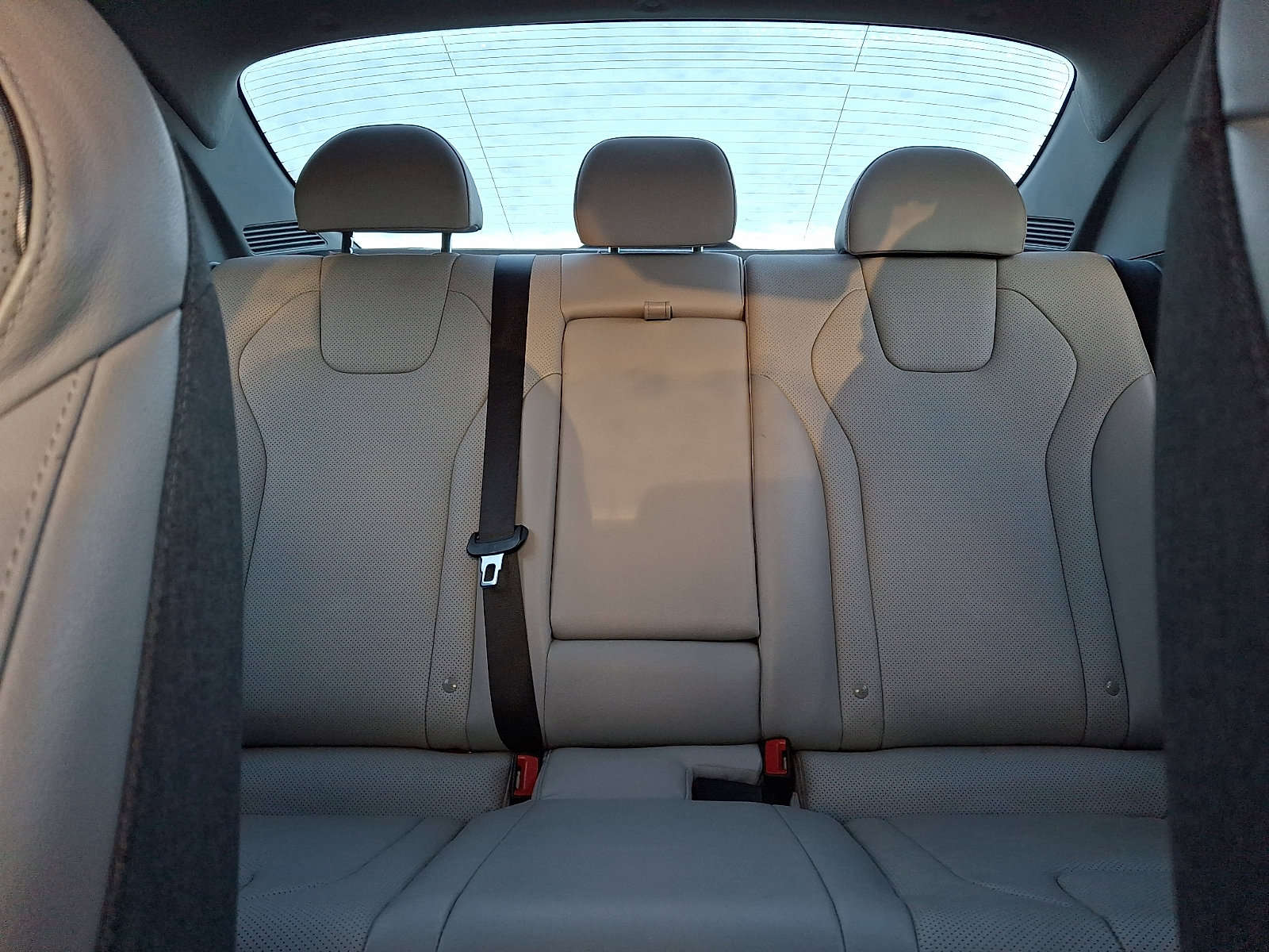 Used 2022 Hyundai Elantra Limited w/ Cargo Package image 19