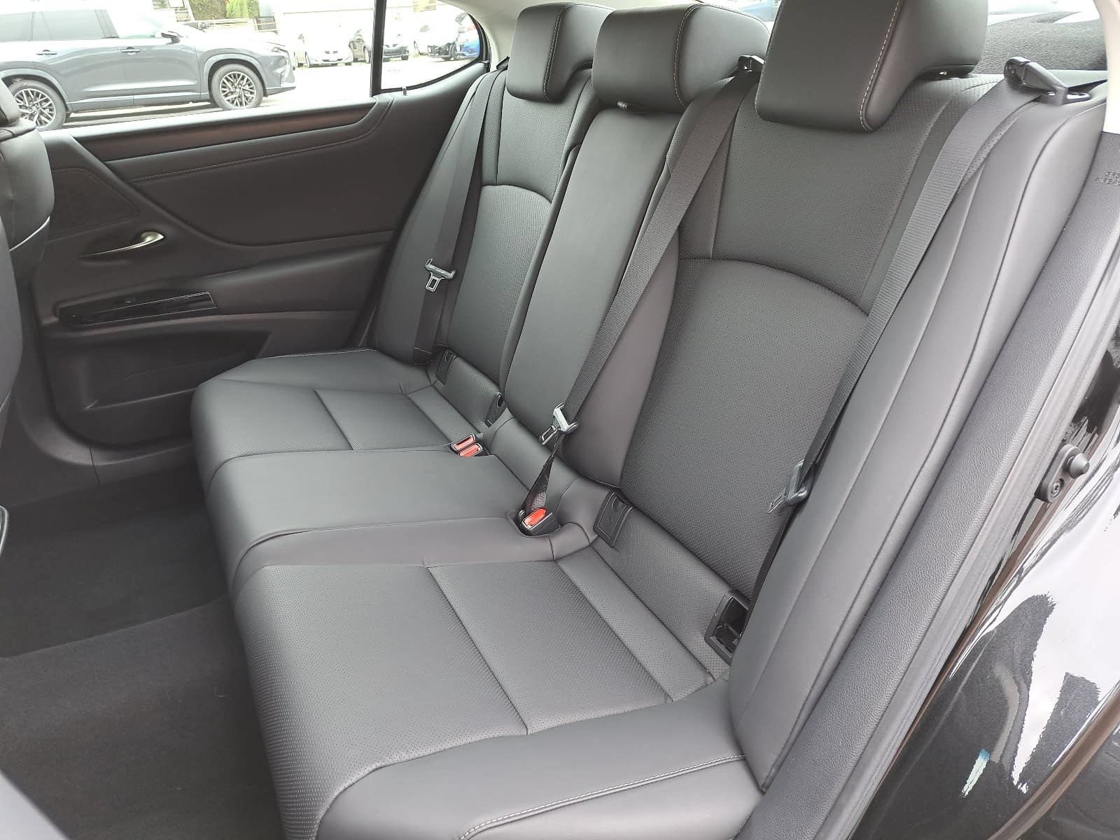 Used 2023 Lexus ES 350 w/ Premium Package FWD image 13