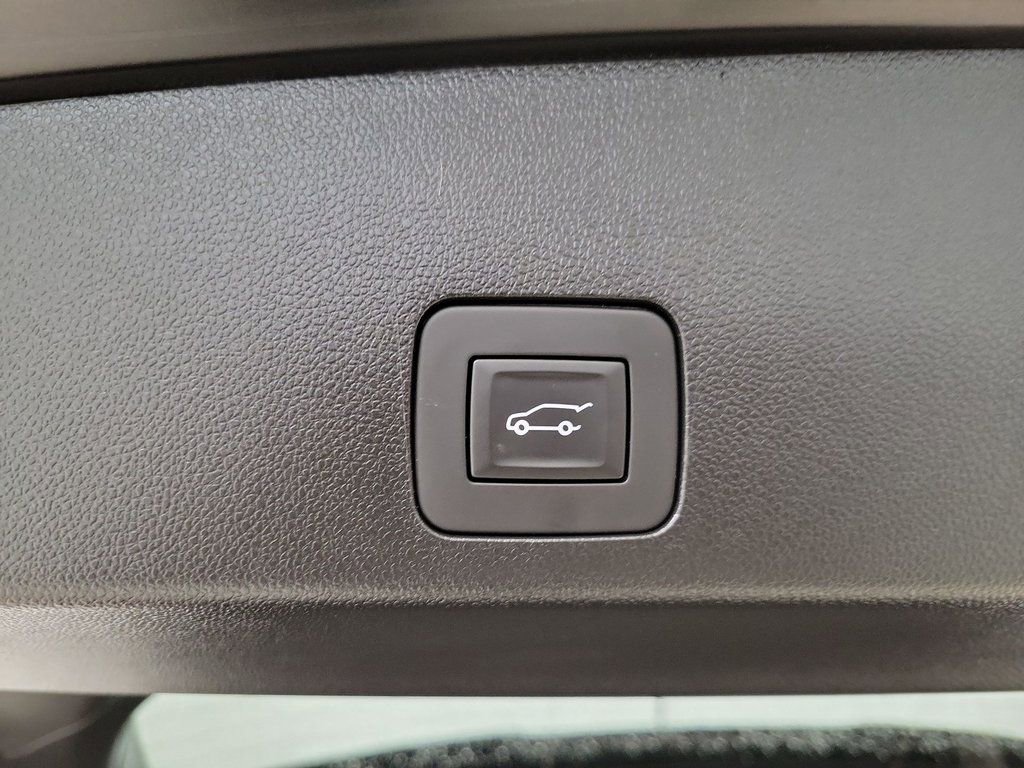 Certified 2025 Buick Encore GX Avenir w/ Avenir Technology Package image 18