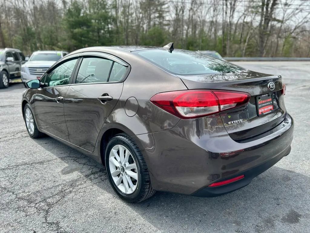 Used 2017 Kia Forte LX w/ LX Popular Package image 6