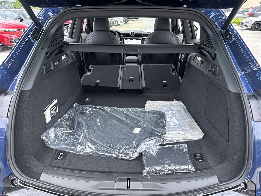 New 2025 Maserati Grecale Modena image 31