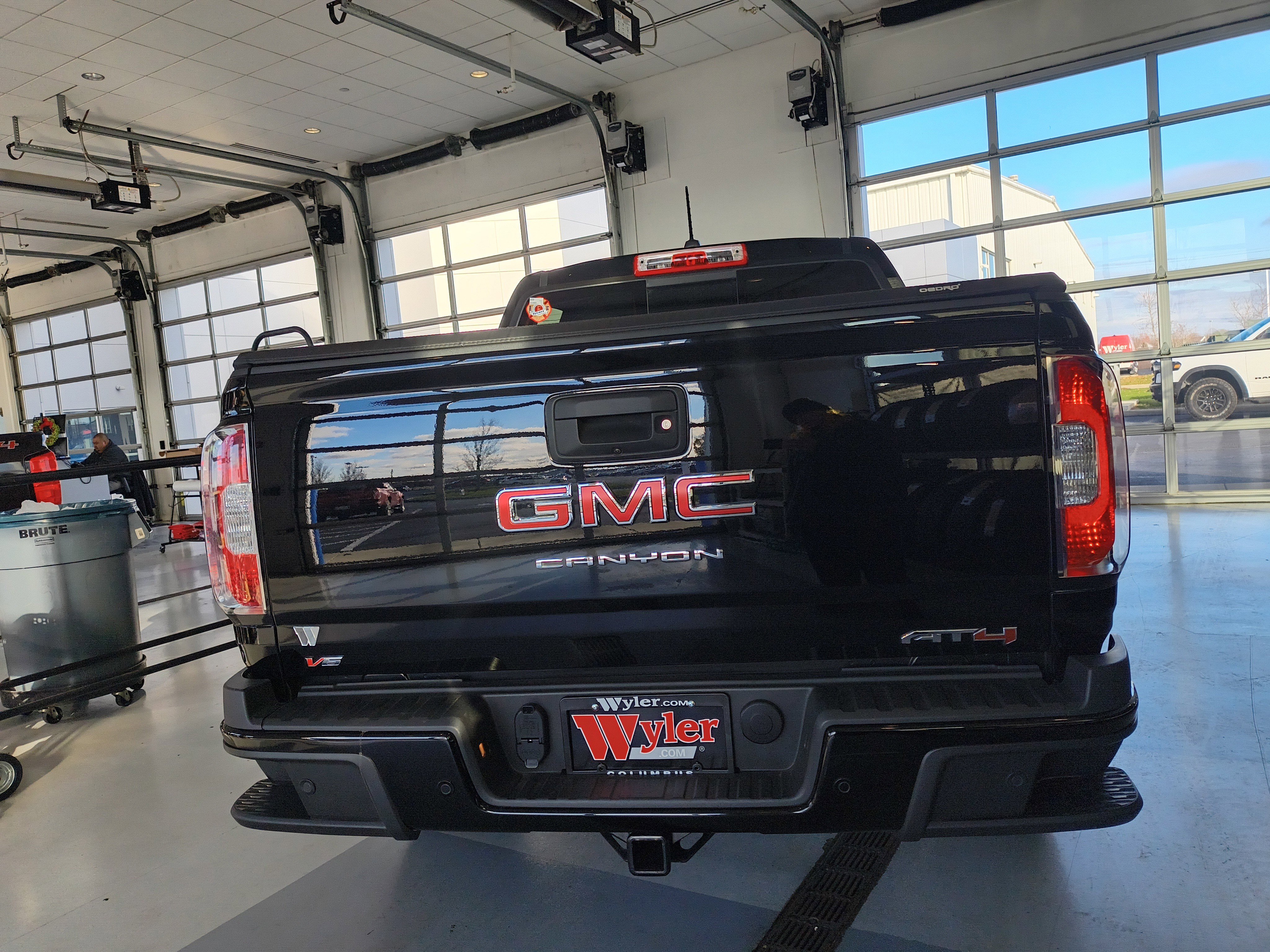 Used 2022 GMC Canyon AT4 w/ Trailering Package image 5