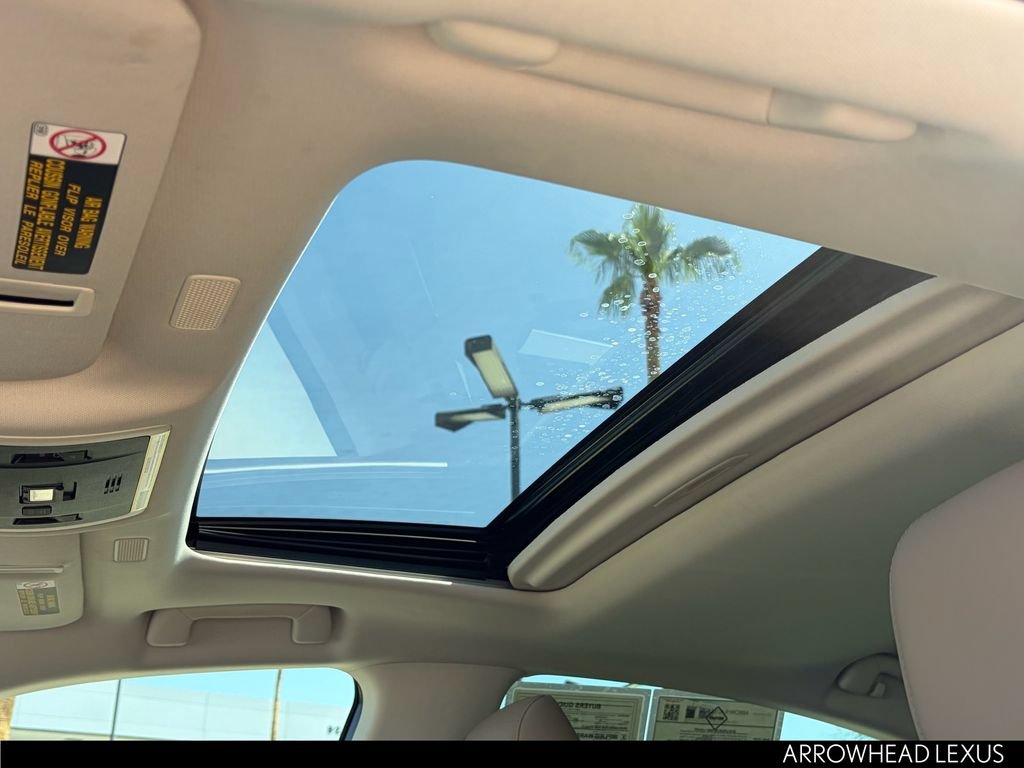 Used 2019 Lexus ES 300h w/ Accessory Package 2 FWD image 30