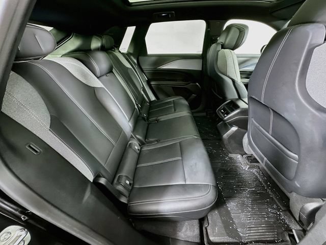 Used 2024 Cadillac Lyriq Tech AWD/4WD image 28