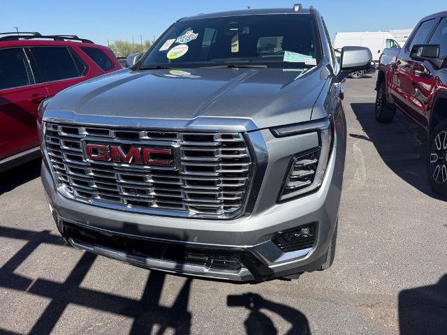 Used 2026 GMC Yukon Denali AWD/4WD image 3